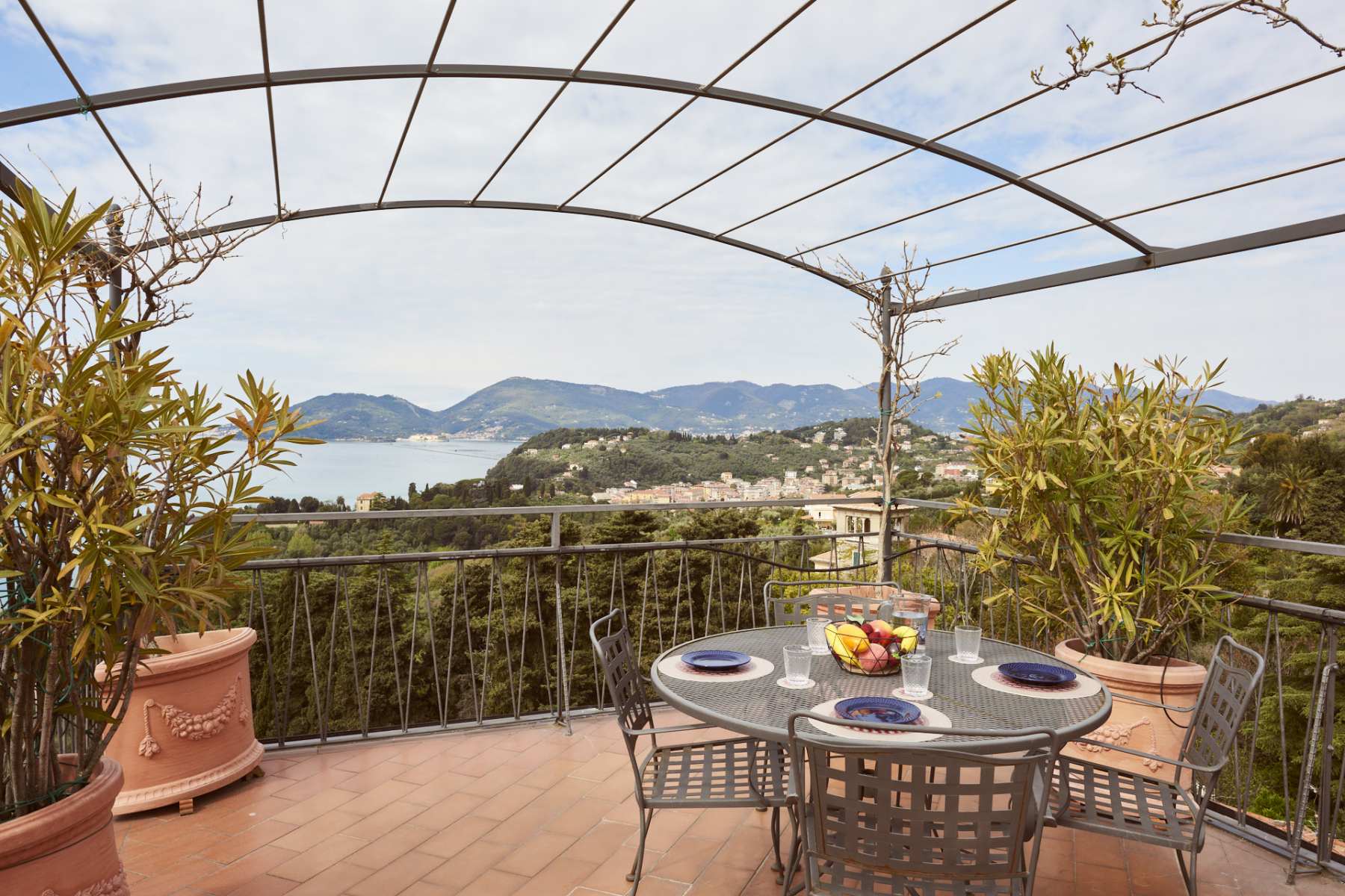 Fotografia interni per agenzia immobiliare Casa con Vista - Lerici. Immagini realizzate da David Umberto Zappa - duzimage